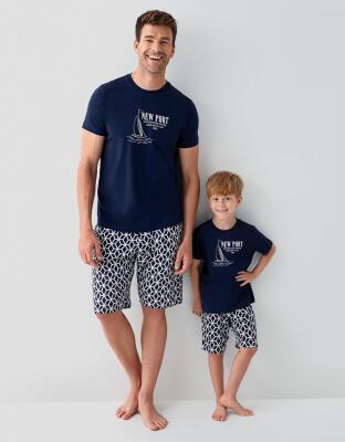 Anne baba çocuk uyumlu aile pijama takımı. %100 pamuk kumaş, yazlık rahat kesim ve modern deniz temalı tasarım - 1