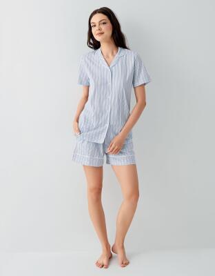 Kadın Açık Mavi Çizgili Kısa Kollu Şortlu Pijama Takımı – %100 Pamuk, Düğmeli Yazlık Ev Giyim - 2