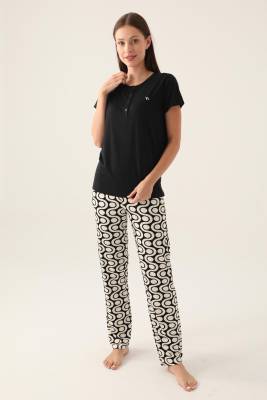Arnetta - Arnetta Düğmeli Yaka Geometrik Desenli Kadın Pijama Takımı,Büyük Beden Pijama, %100 Pamuklu