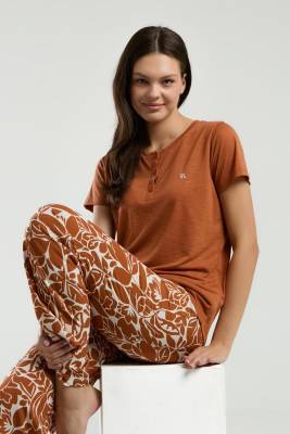 Arnetta - Arnetta Yazlık Pijama Takım, Düğmeli Yaka, Kısakol, Cepli ve Baskılı