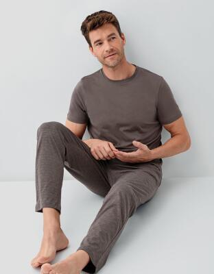 Erkek %100 Pamuklu Pijama Takımı – Kısa Kollu Üst & Celi Uzun Alt | Rahat Kalıp  - 4