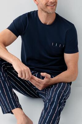 Erkek Lacivert %100 Pamuk Kısa Kollu Pijama Takımı – Çizgili Cepli Alt, Düz Renk Üst, Rahat Kesim  - 3