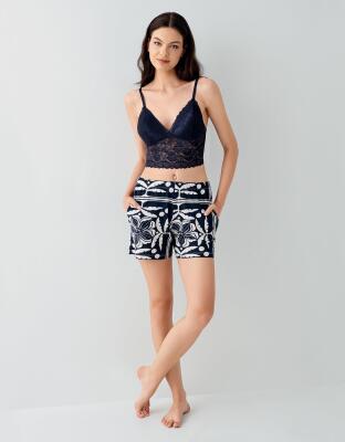 Evde Şıklığı Yeniden Tanımlayan Kadın Şortlu Pijama Takımı – %50 Modal %50 Pamuk, Modern Desen - 2