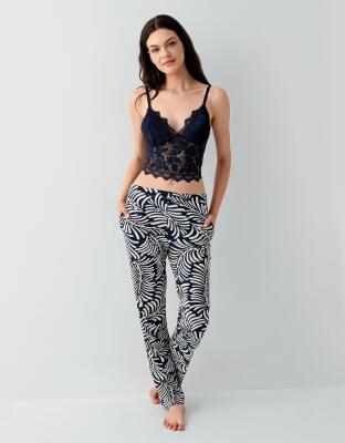 Kadın 3’lü Desenli Pijama & Ev Giyim Seti – Dantelli Bralet Sütyen , Pantolon ve Sabahlık, %50 Pamuk %50 Modal - 8