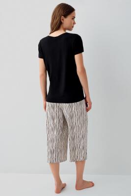 Kadın %50 Pamuk %50 Modal Kapri Pijama Takımı – Düğmeli Kısa Kollu Üst ve Kapri Alt, Rahat Kesim, - 4