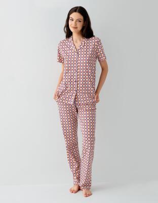 Kadın Desenli Düğmeli Gömlek Yaka Pijama Takımı – %50 Pamuk %50 Modal, Üst Kısa Kollu, Cepli Uzun Alt - 1
