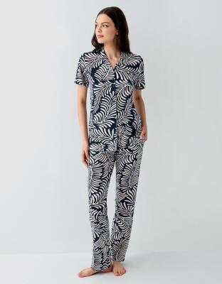 Kadın Desenli Kısa Kollu Düğmeli Pijama Takımı – %50 Pamuk %50 Modal, Yumuşak ve Nefes Alabilen - 6