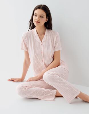 Kadın Düğmeli Çizgili Pijama Takımı – %50 Modal %50 Pamuk, İpek Yumuşaklığında, Nefes Alan Konfor - 1
