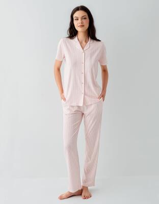Kadın Düğmeli Çizgili Pijama Takımı – %50 Modal %50 Pamuk, İpek Yumuşaklığında, Nefes Alan Konfor - 2