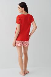 Kadın Kırmızı Şortlu Pijama Takımı – %100 Pamuk, Kalpli Desen, Kısa Kollu Yazlık Ev Giyimi - 3