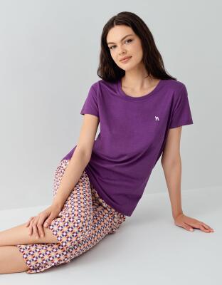 Kadın Mor Kısa Kollu Pijama Takımı – %50 Pamuk %50 Modal, Desenli Kapri Alt, Büyük Bedenleri Mevcut - 1