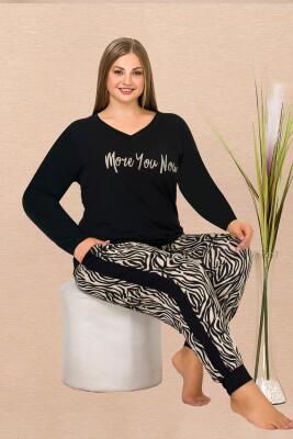 Kadın Siyah Uzun Kollu V Yaka Büyük Beden Pijama Takım, Üst Yazı Baskılı , Alt dar paça cepli ve zebra Desenli, Viskon Kumaş - 1