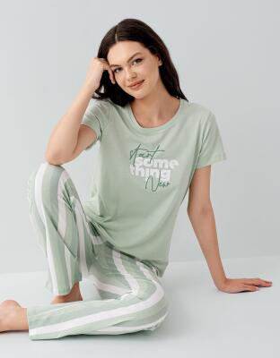 Kadın Yazlık %100 Pamuk Cepli Pijama Takımı – Kısa Kollu, Çizgili Alt, Rahat Ev Giyimi - 1