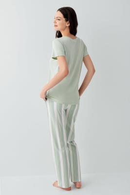 Kadın Yazlık %100 Pamuk Cepli Pijama Takımı – Kısa Kollu, Çizgili Alt, Rahat Ev Giyimi - 4