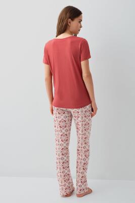 Kadın Yazlık %50 Pamuk %50 Modal Pijama Takımı – V Yaka Kısa Kollu Üst ve Desenli Uzun Alt, Rahat Kesim - 4