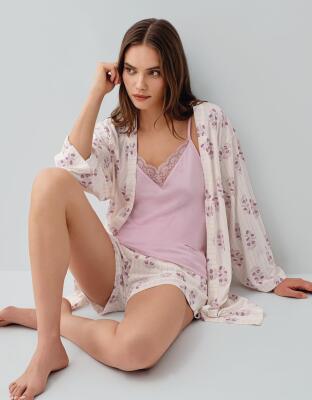 Pierre Cardin Kadın 3’lü Kutulu Pijama Takımı %50 Pamuk %50 Modal – Askılı Atlet, Cepli Şort ve Sabahlık, Tam Kalıp - 5