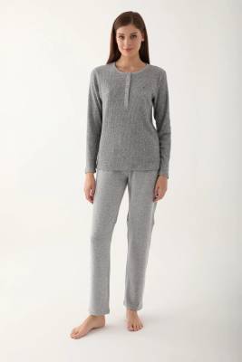 Pierre Cardin - Pierre Cardin Kadın Gri Pijama Takımı, Yakası Düğmeli, Kışlık, Marka Logosu Nakışlı (1)