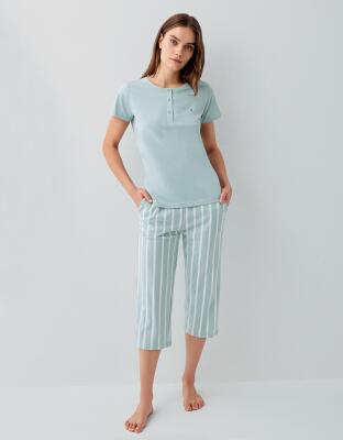 Pierre Cardin Kadın Kısa Kollu Kapri Pijama Takımı – %50 Modal %50 Pamuk, Çizgili Alt, Düğmeli Üst - 2