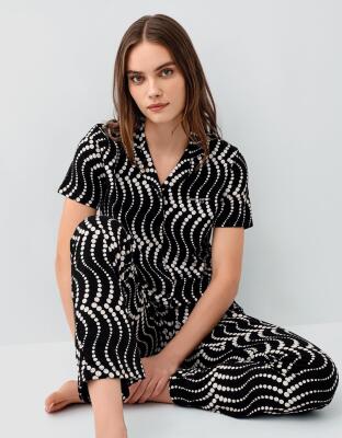 Pierre Cardin Kadın Siyah Desenli Pijama Takımı – %50 Pamuk %50 Modal, Kısa Kollu Gömlek Yaka Üst & Cepli Uzun Alt - 1