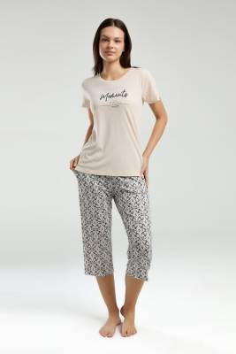 Pierre Cardin - Pierre Cardin Yazı Baskılı T-shirt ve Desenli Cepli Kapri Pijama Takım