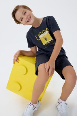 U.S. Polo Assn Yazı Basklı Erkek Çocuk Şortlu Takım, %100 Pamuk Yazlık Tişört & Bermuda Şort Takım - 1